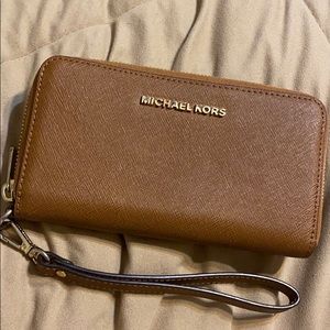 📱Michael Kors Phone Holder Wristlet📱